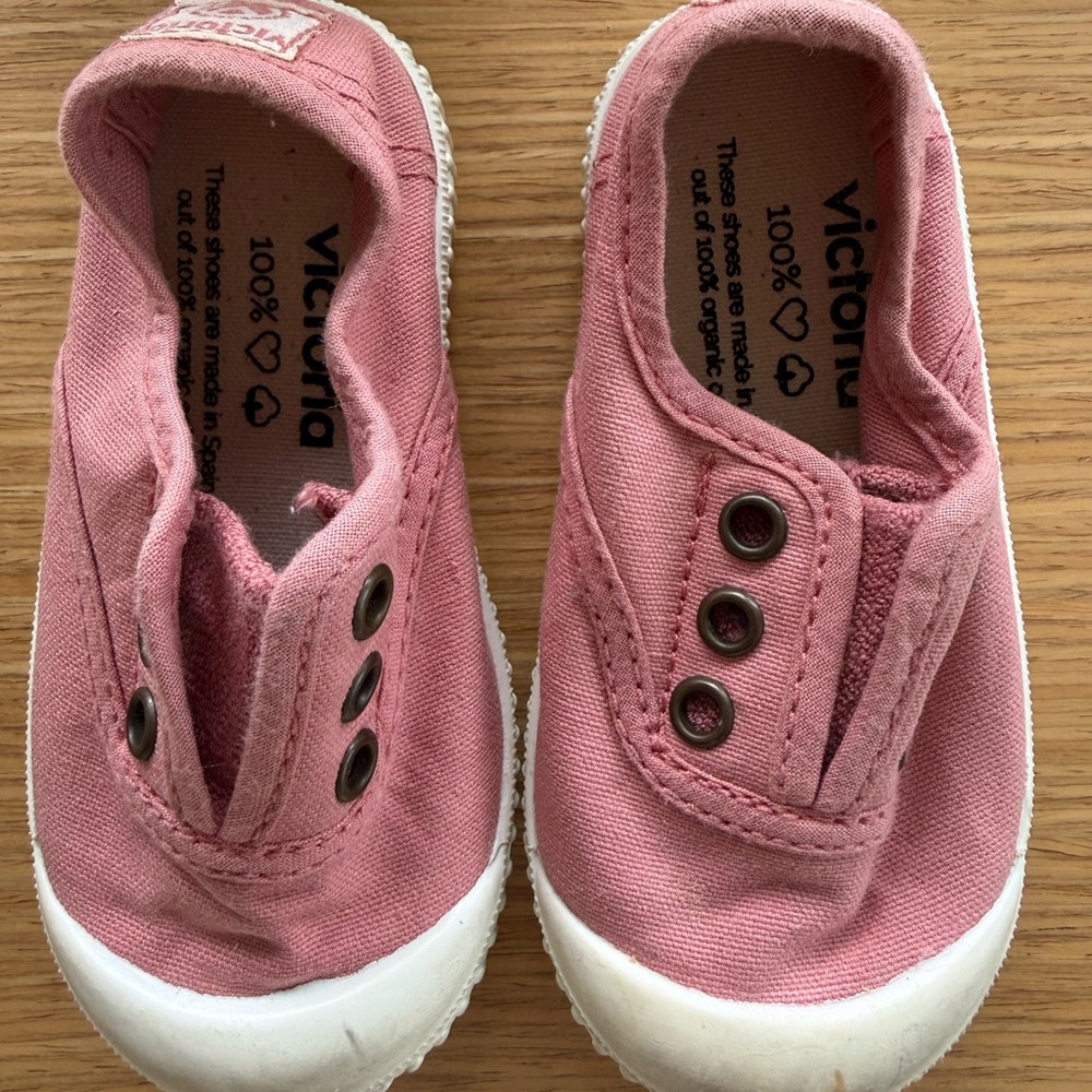 Victoria Kids Pink Slip On Shoes